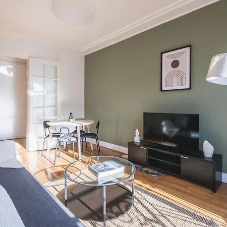 Somptueux A Grenelle Apartment *